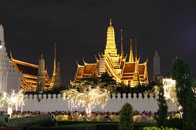 บริการเหมารถไปพัทยา พัทยาไปกรุงเทพ รับ-ส่ง ตามสถานที่ท่องเที่ยวต่างๆ